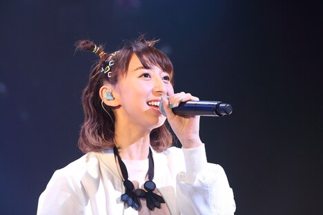 飯田里穂（撮影：森久）