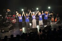 「tour of KISS3」東京・赤坂BLITZ公演の様子。（撮影：森久）