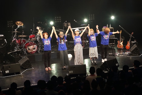 「tour of KISS3」東京・赤坂BLITZ公演の様子。（撮影：森久）