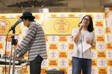 左から池永正二（あらかじめ決められた恋人たちへ）、曽我部恵一。