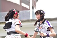 左から上田理子、瀬田さくら。