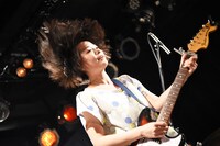 藤岡みなみ（Vo, G）