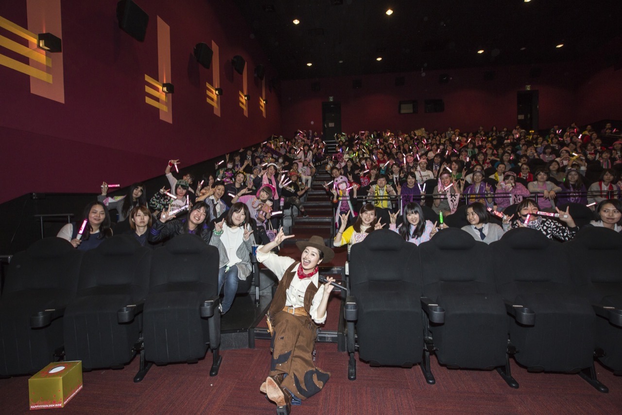 東京・新宿バルト9にて行われた「『ももクロ男祭り2015 in 太宰府』先行上映会」の様子。（撮影：笹森健一）