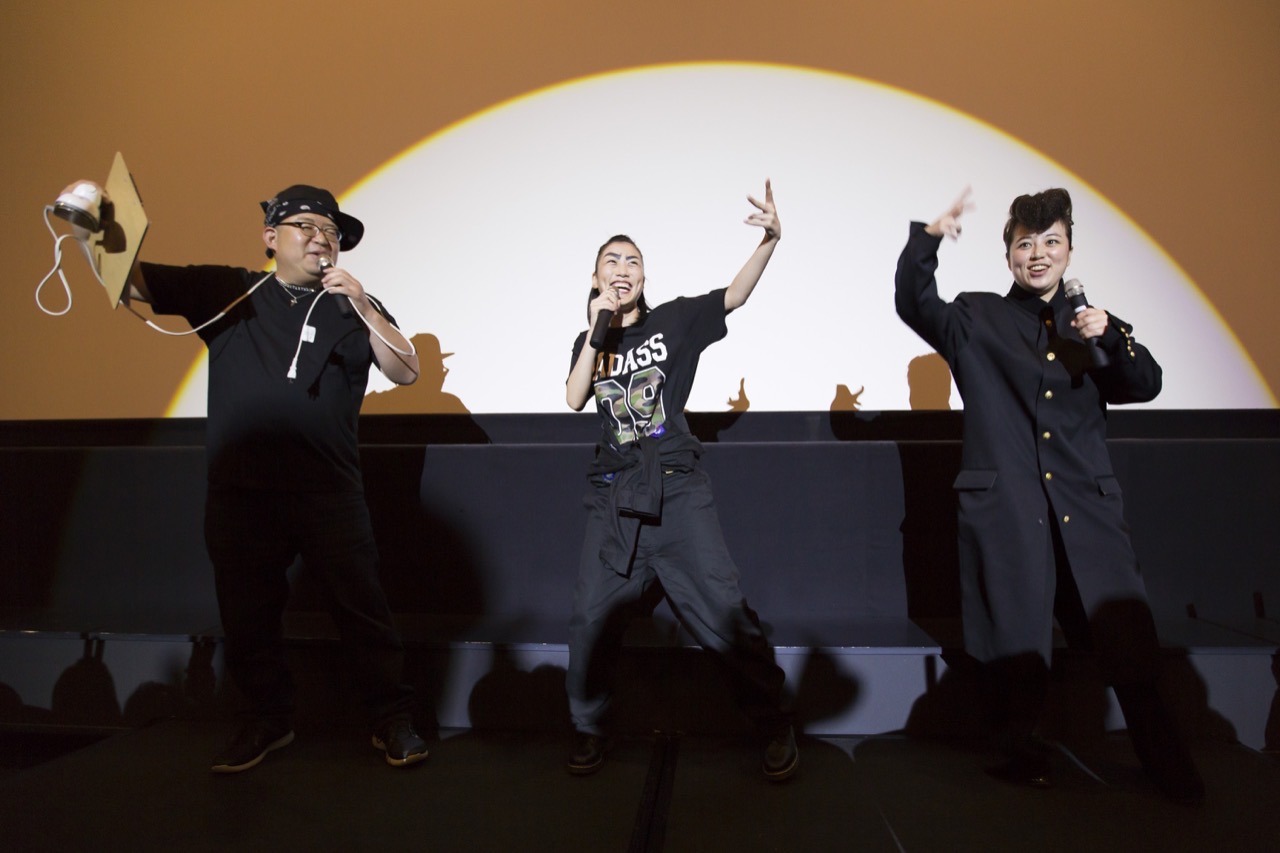 大阪・梅田ブルク7にて行われた「『ももクロ男祭り2015 in 太宰府』先行上映会」の様子。（撮影：塚田亮平）
