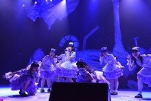 「私立恵比寿中学JapanホールKeikiiiiツアー2016 ～the snack bar in gakugeeeekai～」公演初日の様子。