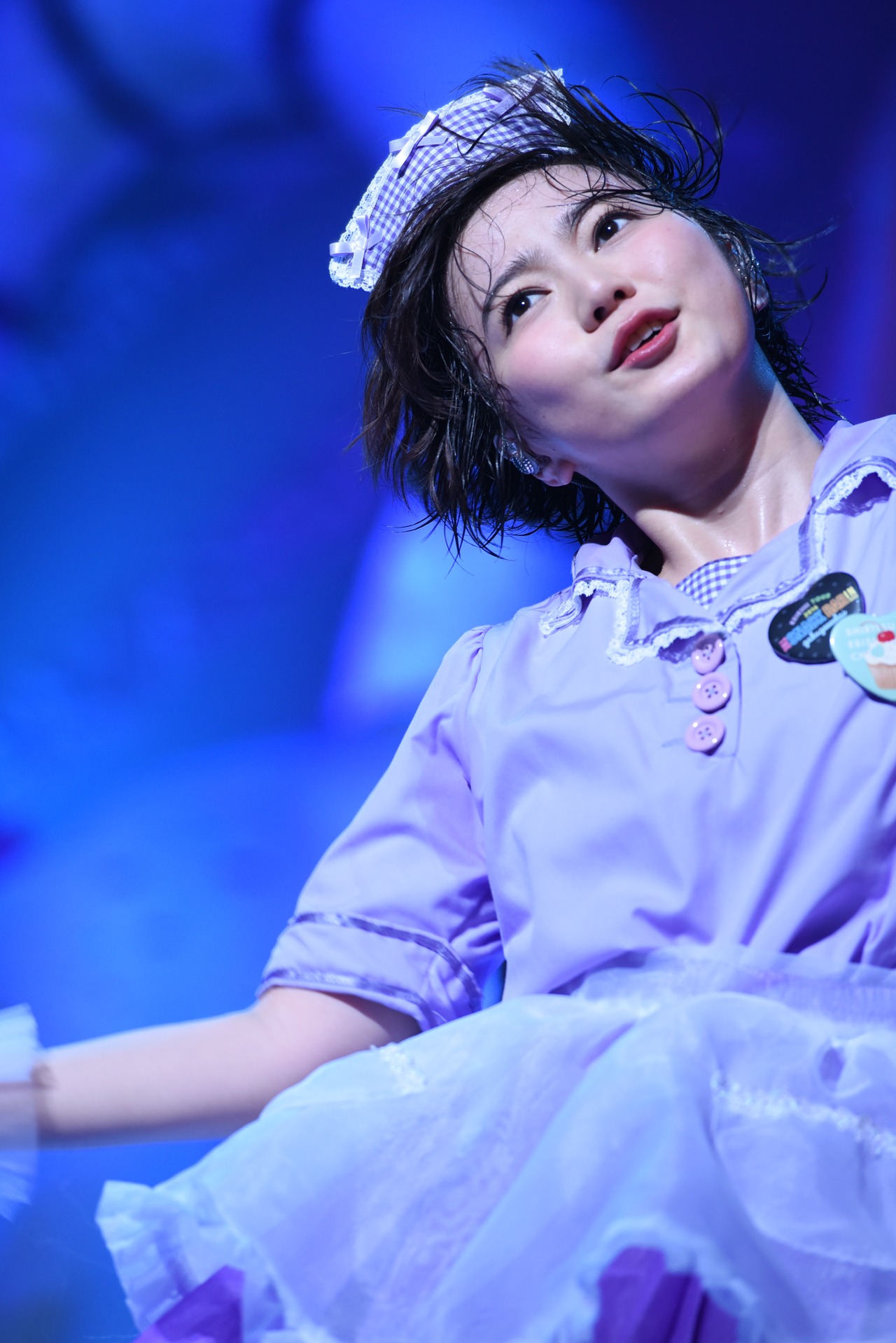 安本彩花