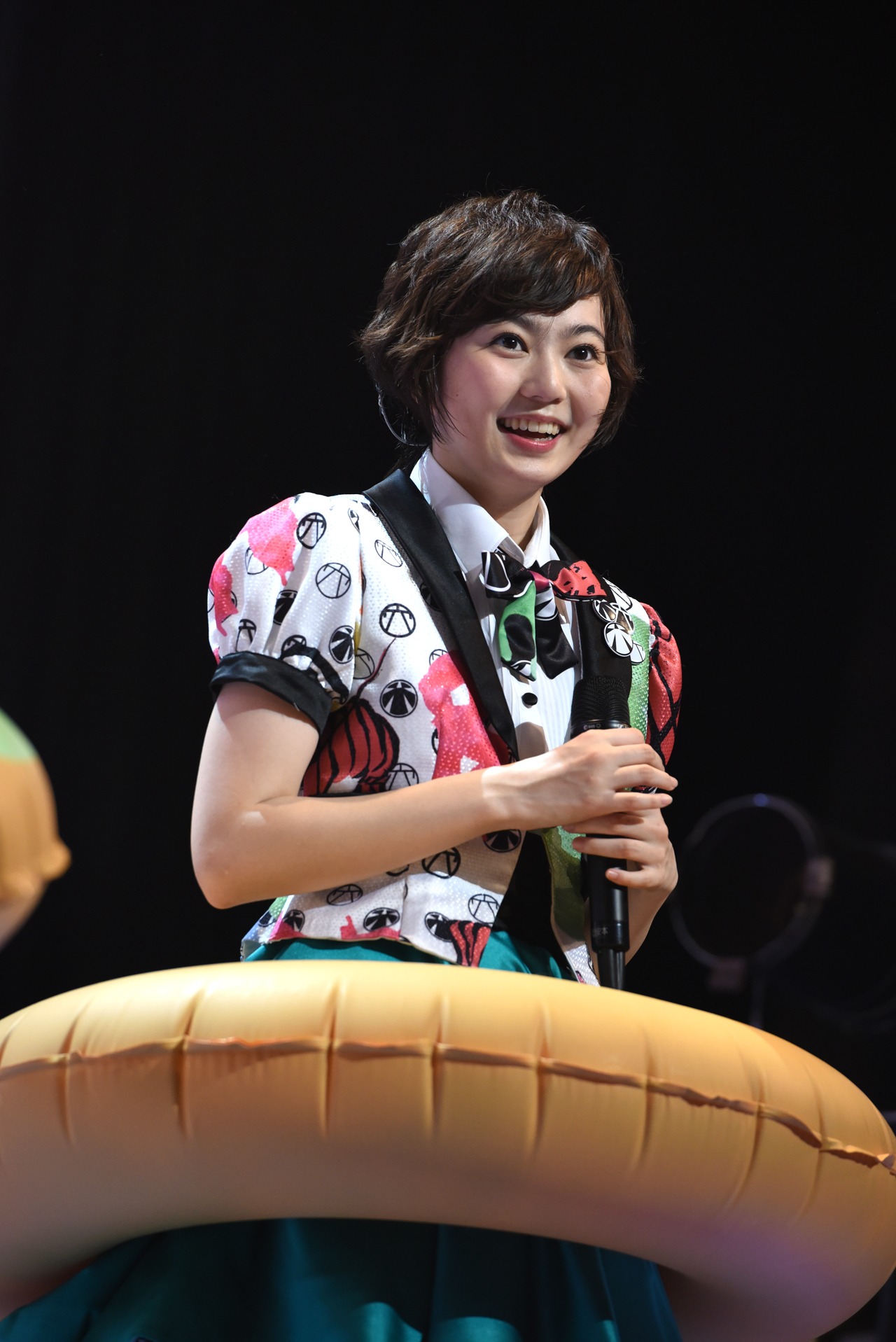安本彩花