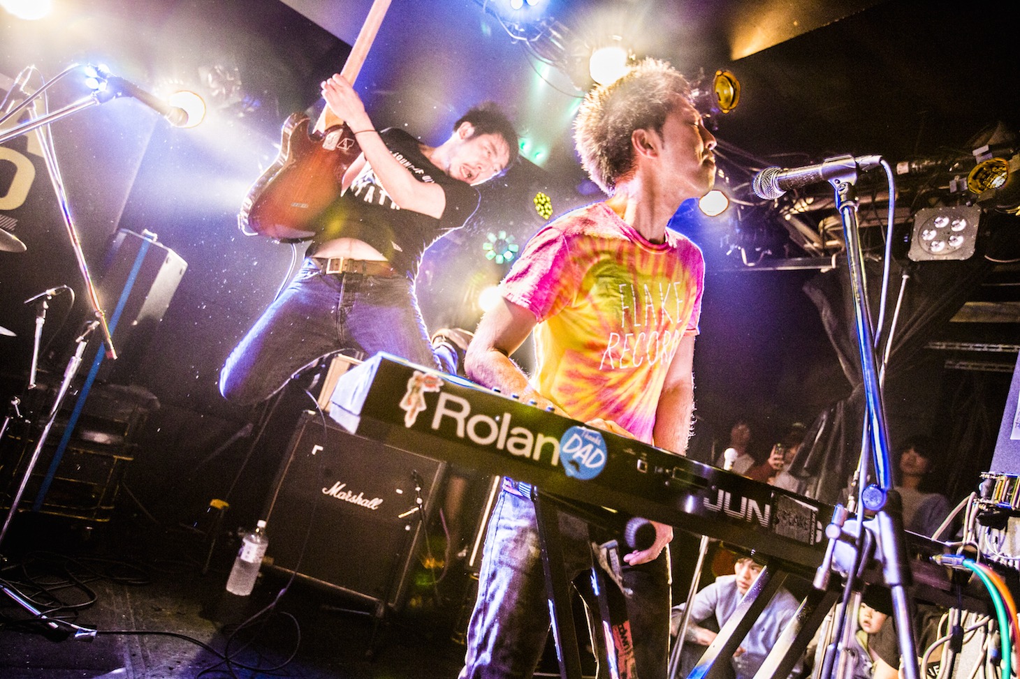 「ATATA『JOY』Release Tour 2016 -WE ARE ATATA ARMY!!! IN JAPAN!!!-」東京・新代田FEVER公演の様子。（撮影：冨田味我）