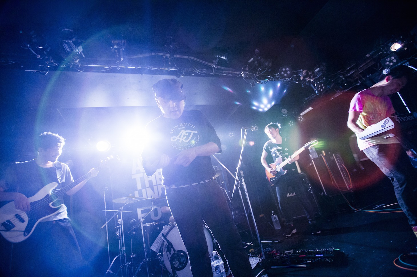 「ATATA『JOY』Release Tour 2016 -WE ARE ATATA ARMY!!! IN JAPAN!!!-」東京・新代田FEVER公演の様子。（撮影：冨田味我）