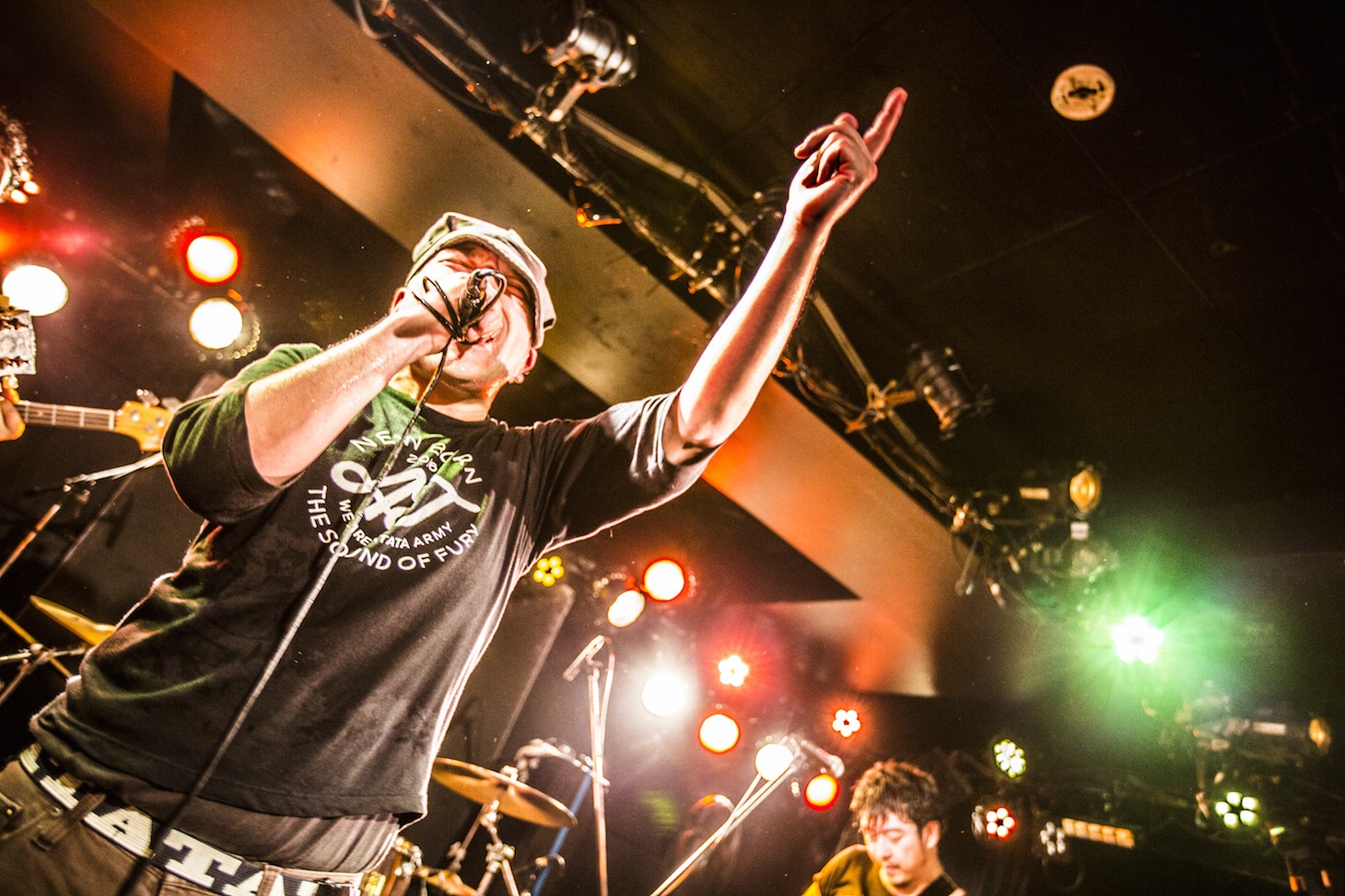 「ATATA『JOY』Release Tour 2016 -WE ARE ATATA ARMY!!! IN JAPAN!!!-」東京・新代田FEVER公演の様子。（撮影：冨田味我）