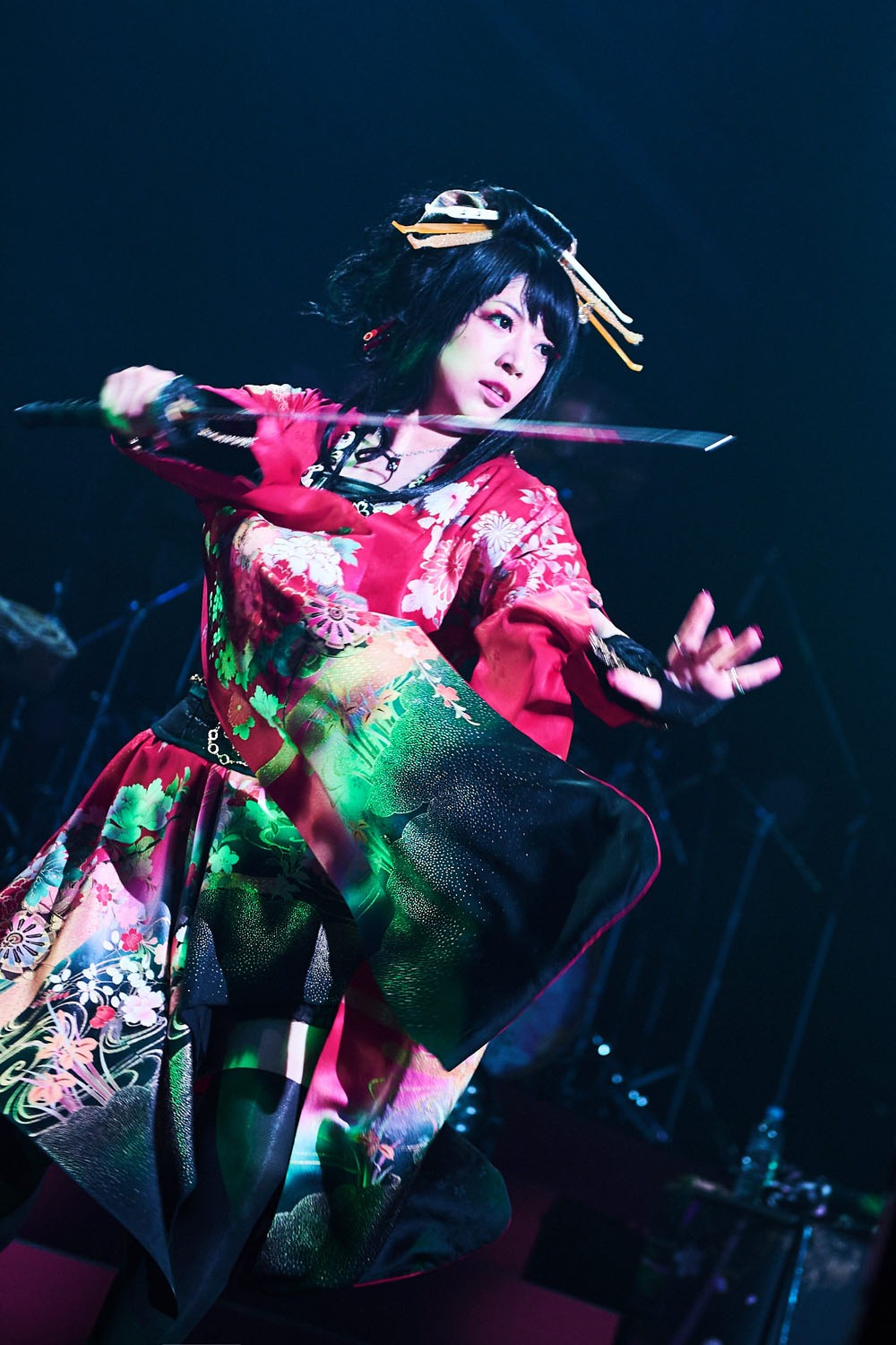 鈴華ゆう子（Photo by KEIKO TANABE / TAMARUYA）