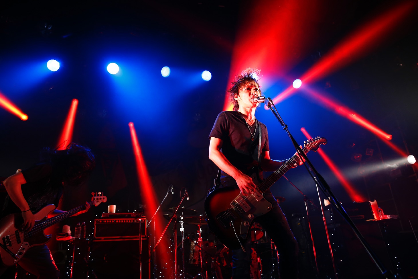 「INORAN TOUR 2016 -BEAUTIFUL NOW again-」東京・LIQUIDROOM公演の様子。（撮影：洲脇理恵 / MAXPHOTO）