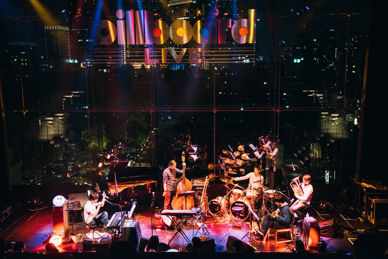 蓮沼執太「メロディーズ・ツアー2016 東京公演」2ndステージの様子。（Photo by TAKEHIRO GOTO）