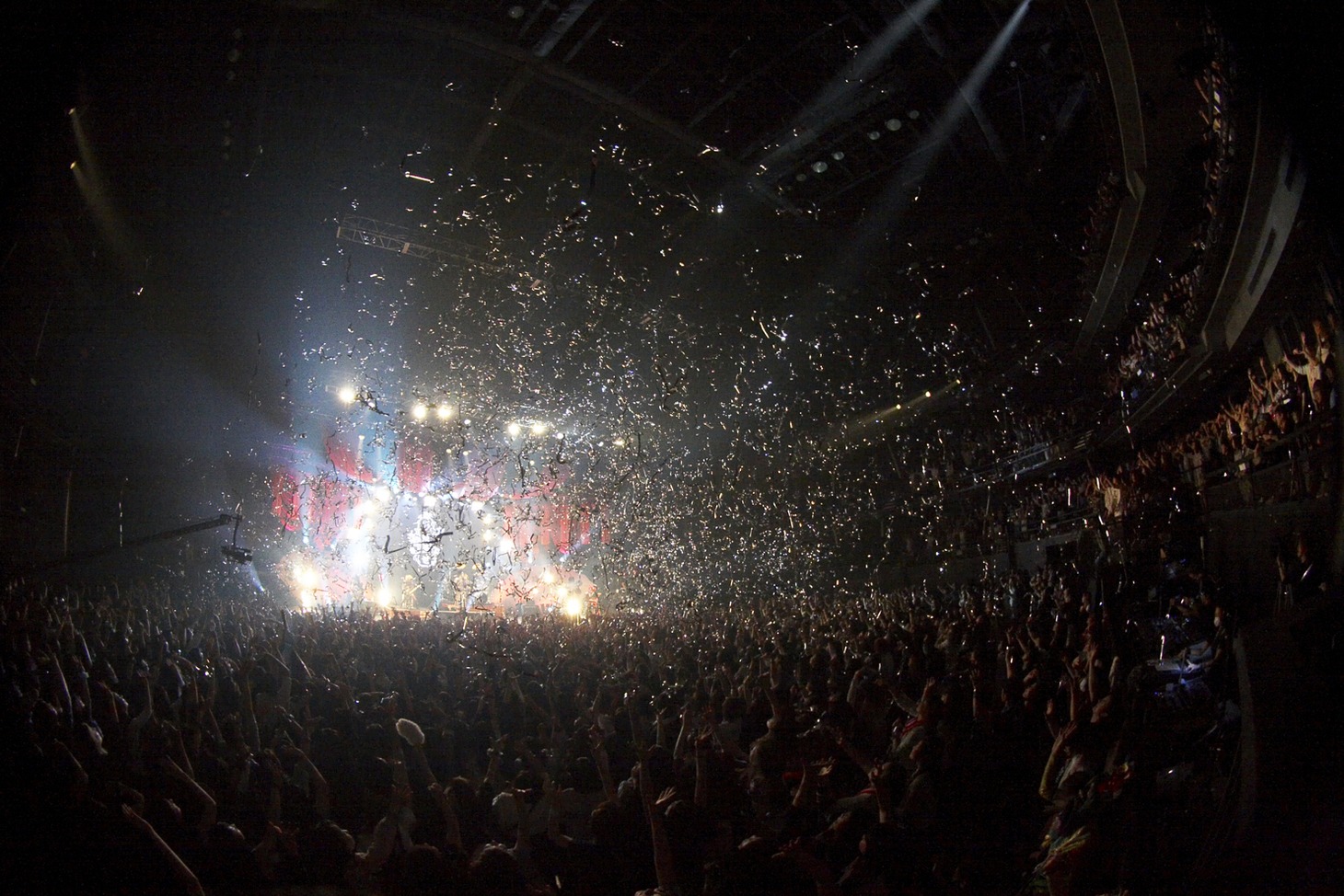 己龍のライブの様子。（Photo by Takehiro  Suganuma）