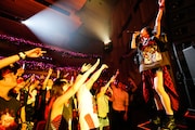 LiSA「LiVE is Smile Always~Hi! FiVE~」東京・NHKホール公演の様子。(Photo by hajime kamiiisaka)