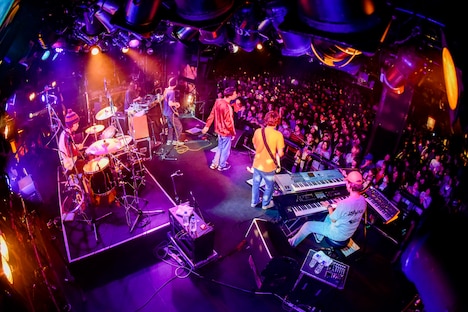 Suchmos「TOUR LOVE & VICE」4月23日に開催された渋谷CLUB QUATTRO公演の様子。（Photo by Shun Komiyama）