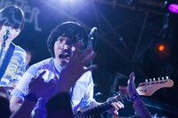 ネロ（G / 藤岡みなみ＆ザ・モローンズ）（撮影：勝永裕介）