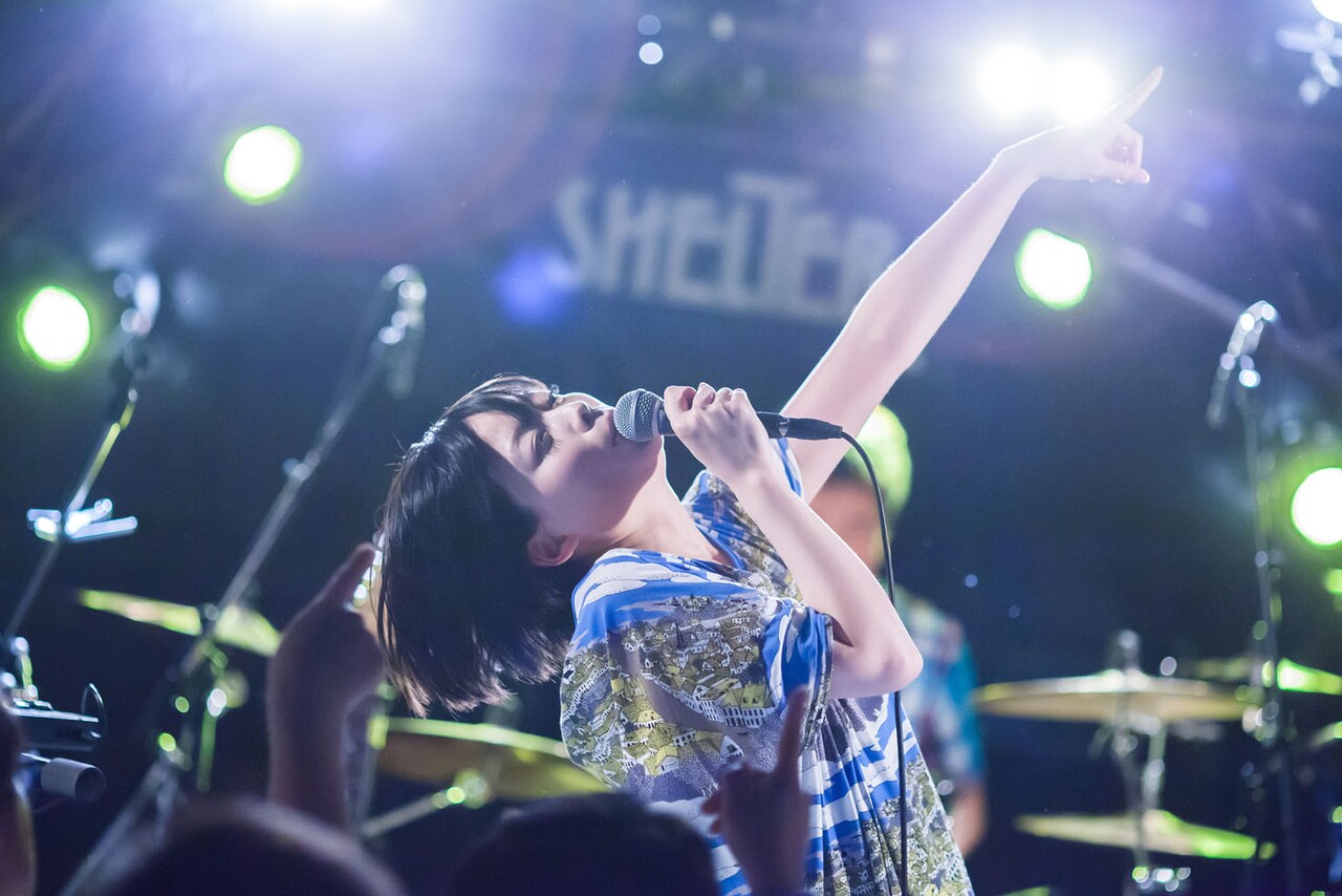 藤岡みなみ＆ザ・モローンズ×カラスは真っ白、初競演した下北沢の夜