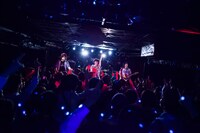 藤岡みなみ＆ザ・モローンズのライブの様子。（撮影：勝永裕介）