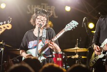 ヤギヌマカナ（Vo, G / カラスは真っ白）（撮影：勝永裕介）