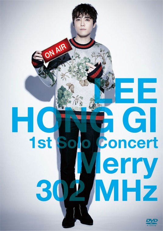 イ・ホンギ（from FTISLAND）「LEE HONG GI 1st Solo Concert "Merry 302 MHz"」Primadonna盤DVDジャケット