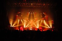 SCREW「10th Anniversary TOUR 『NEVERENDING BREATH』-time goes by so Brilliant-」東京・TSUTAYA O-EAST公演の様子。（撮影：富田一也）