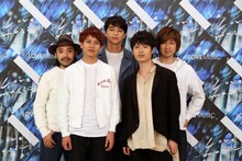 NICO Touches the Wallsと東出昌大。(c)フジテレビ