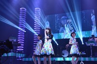 本日4月27日に東京・中野サンプラザホールで行われた「Negicco Second Tour "The Music Band of Negicco" supported byサトウ食品」の様子。