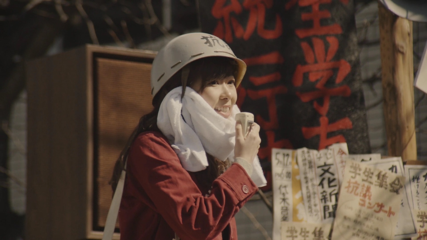 AKB48「翼はいらない」ミュージックビデオのワンシーン。