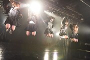 BELLRING少女ハートによるライブの様子。