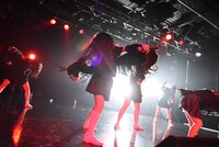 BELLRING少女ハートによるライブの様子。