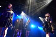 BELLRING少女ハートによるライブの様子。