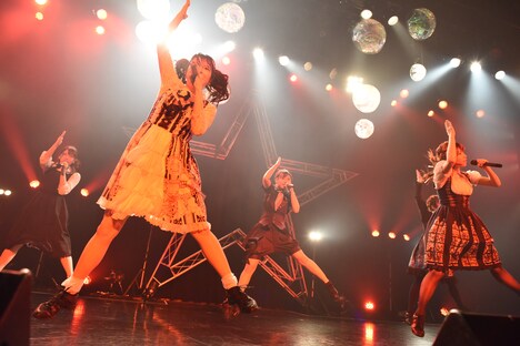 STARMARIE単独公演「FANTASY TRIP ~第二幕 星祭りの夜から~」の様子。