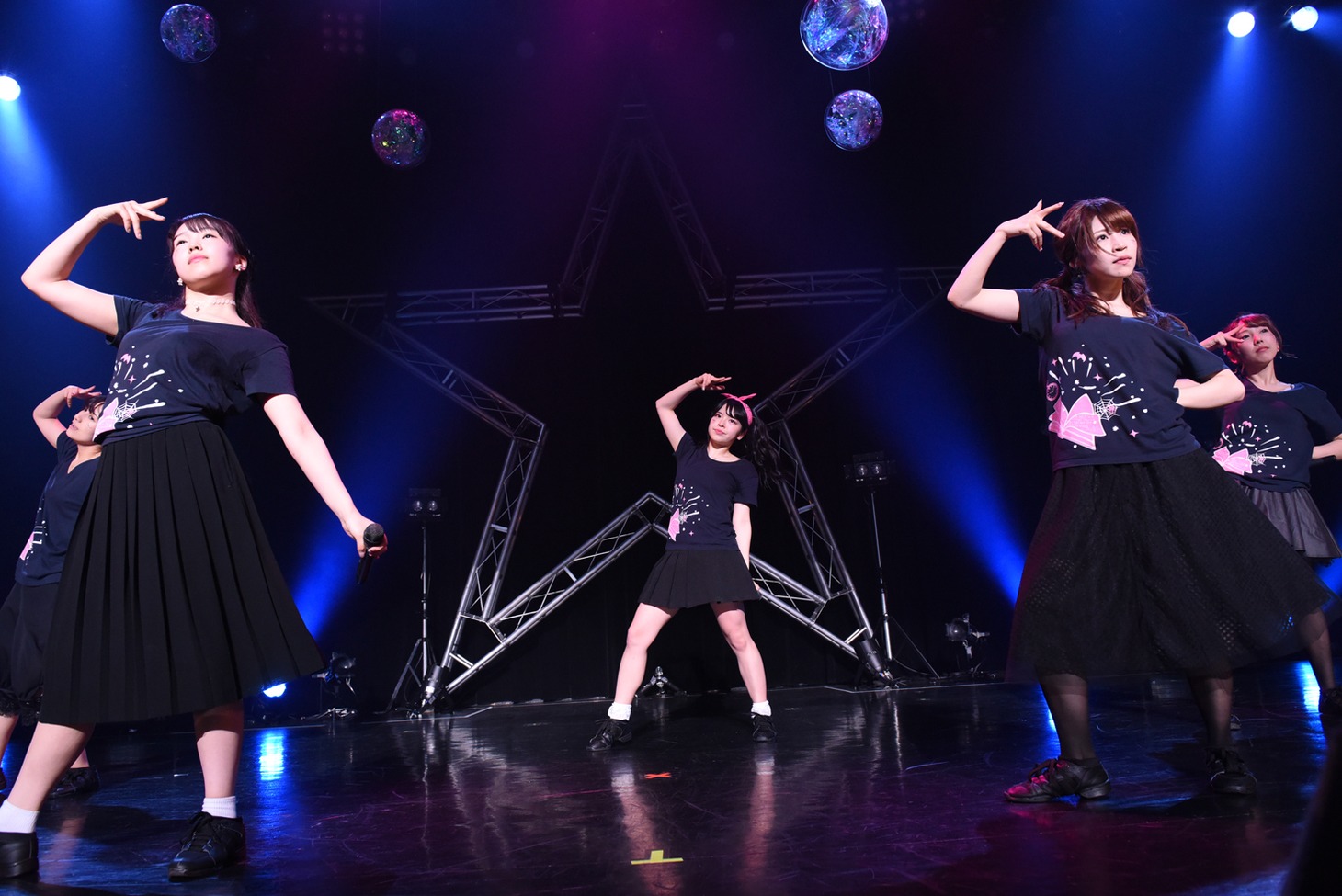 STARMARIE単独公演「FANTASY TRIP ～第二幕 星祭りの夜から～」の様子。