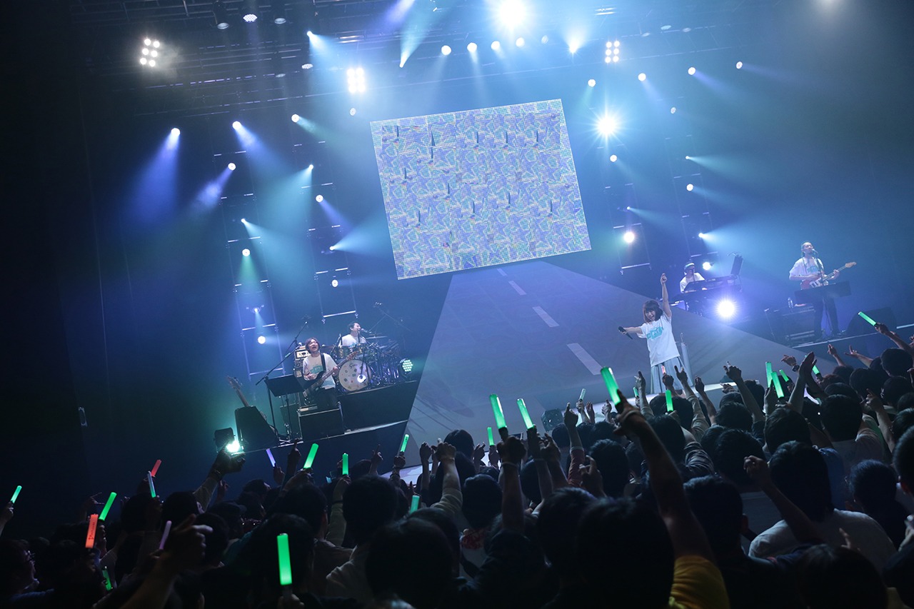 やなぎなぎ「Follow Your Tracks」EX THEATER ROPPONGI公演の様子。（写真提供：NBCユニバーサル・エンターテイメント）