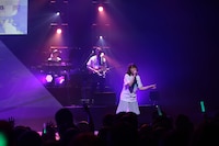 やなぎなぎ「Follow Your Tracks」EX THEATER ROPPONGI公演の様子。（写真提供：NBCユニバーサル・エンターテイメント）