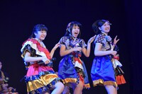 左から中山莉子、廣田あいか、小林歌穂。