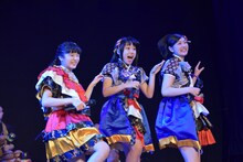 左から中山莉子、廣田あいか、小林歌穂。