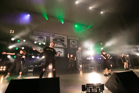 「ANARCHY TOUR FINAL "IDLE is DEAD!?"」ダブルアンコールの様子。（写真提供：オツモレコード）