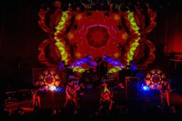 Crystal Lake「CHAMPIONSHIP TOUR 2016」東京・赤坂BLITZ公演の様子。（Photo by Takashi "TAKA” Konuma）