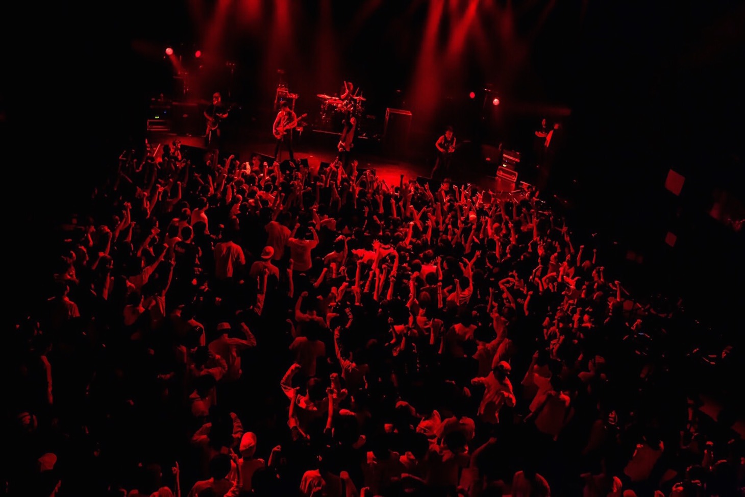 Crystal Lake「CHAMPIONSHIP TOUR 2016」東京・赤坂BLITZ公演の様子。（Photo by Takashi "TAKA” Konuma）