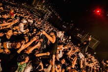 Crystal Lake「CHAMPIONSHIP TOUR 2016」東京・赤坂BLITZ公演の様子。（Photo by Takashi "TAKA” Konuma）