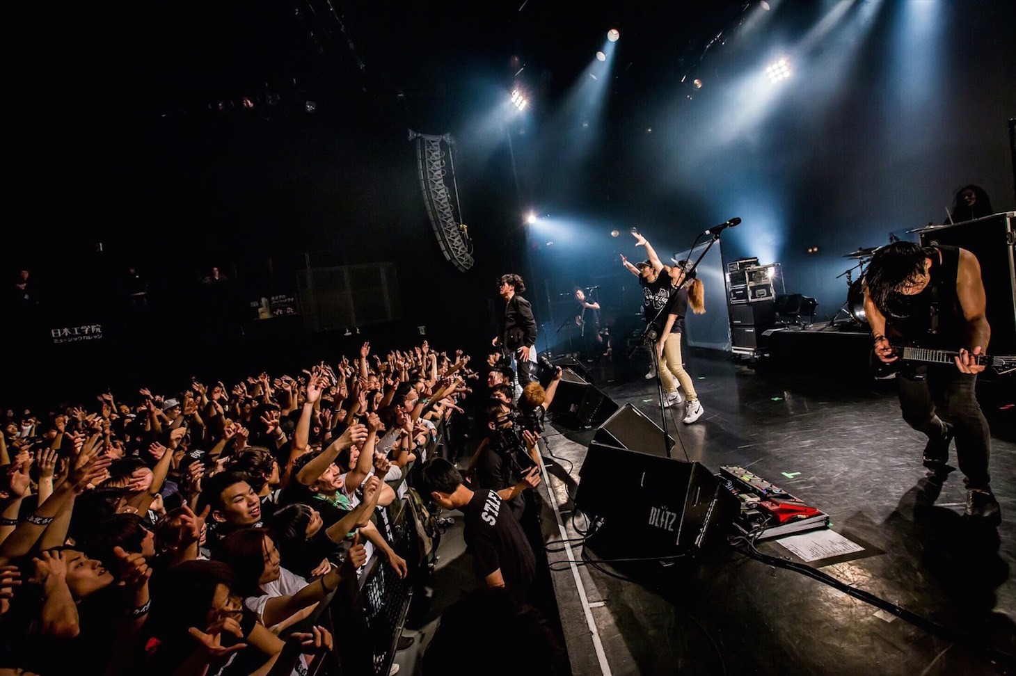 Crystal Lake「CHAMPIONSHIP TOUR 2016」東京・赤坂BLITZ公演の様子。（Photo by Takashi "TAKA” Konuma）
