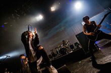 Crystal Lake「CHAMPIONSHIP TOUR 2016」東京・赤坂BLITZ公演の様子。（Photo by Takashi "TAKA” Konuma）