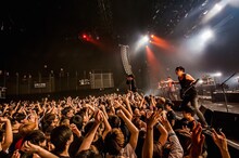 Crystal Lake「CHAMPIONSHIP TOUR 2016」東京・赤坂BLITZ公演の様子。（Photo by Takashi "TAKA” Konuma）
