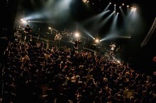 Crystal Lake「CHAMPIONSHIP TOUR 2016」東京・赤坂BLITZ公演の様子。（Photo by Takashi "TAKA” Konuma）