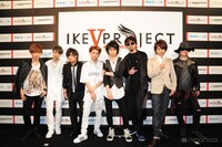 左よりVALS、カリスマカンタロー、マオ、tatsuo。（写真提供：ニコニコ超会議）