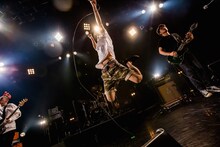 SHADOWS（Photo by Takashi "TAKA” Konuma）