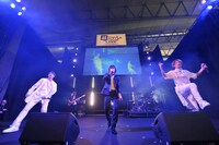 VALSのライブパフォーマンス。（写真提供：キューンミュージック）