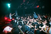 昨年11月に東京・LIQUIDROOMで開催された「『Dystopia Romance』リリースパーティー」の様子。